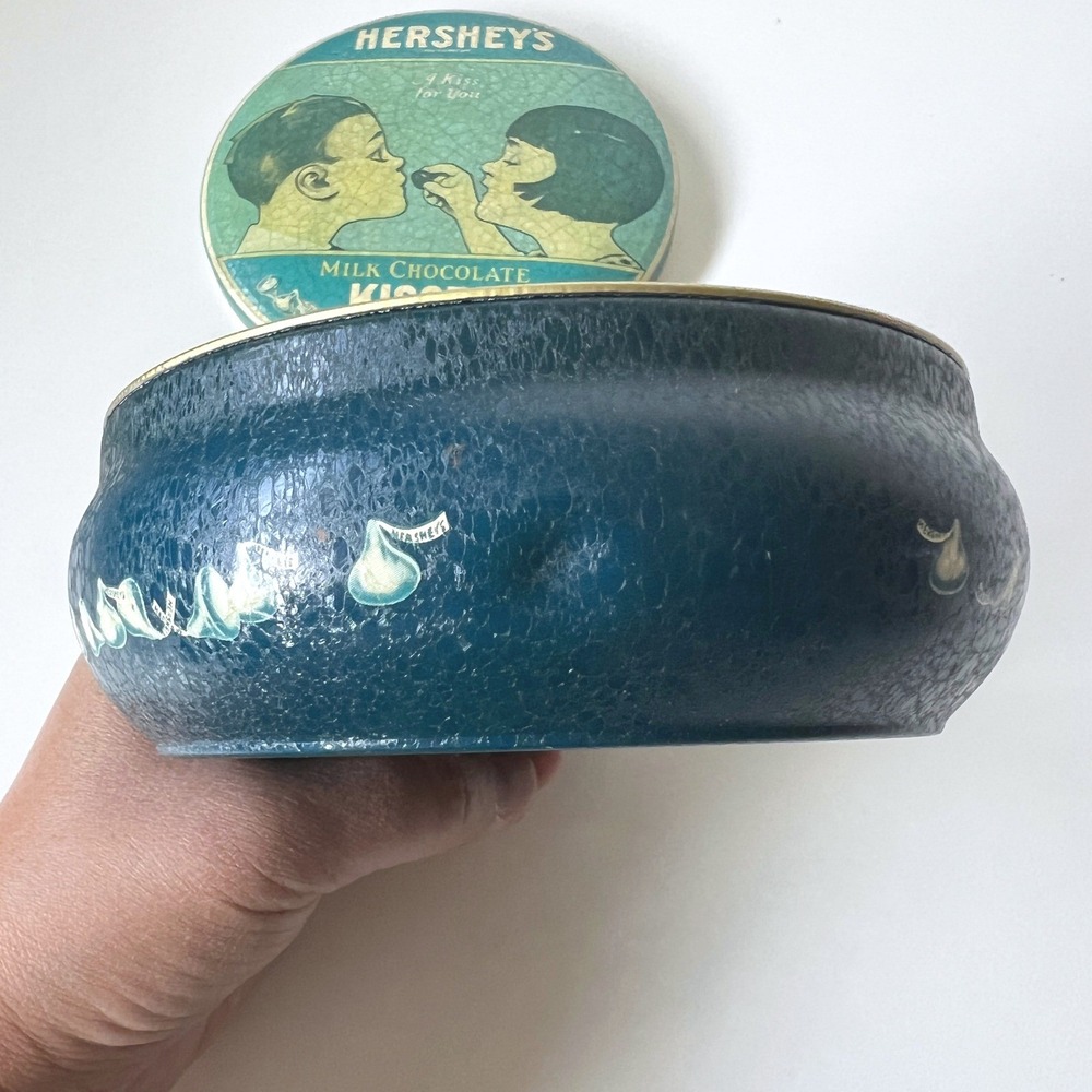 Vintage 1982 Hershey's Kisses Tin Round Candy Box Made in England - Picture 5 of 9
